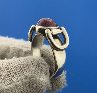 Estate Italy 925 Sterling Silver Amethyst Cabochon Belt Buckle Design Ring