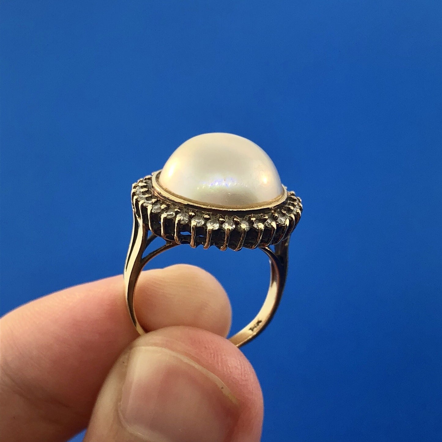 Vintage 14K Yellow Gold Mabe Pearl Diamond Halo Cocktail Dinner Ring