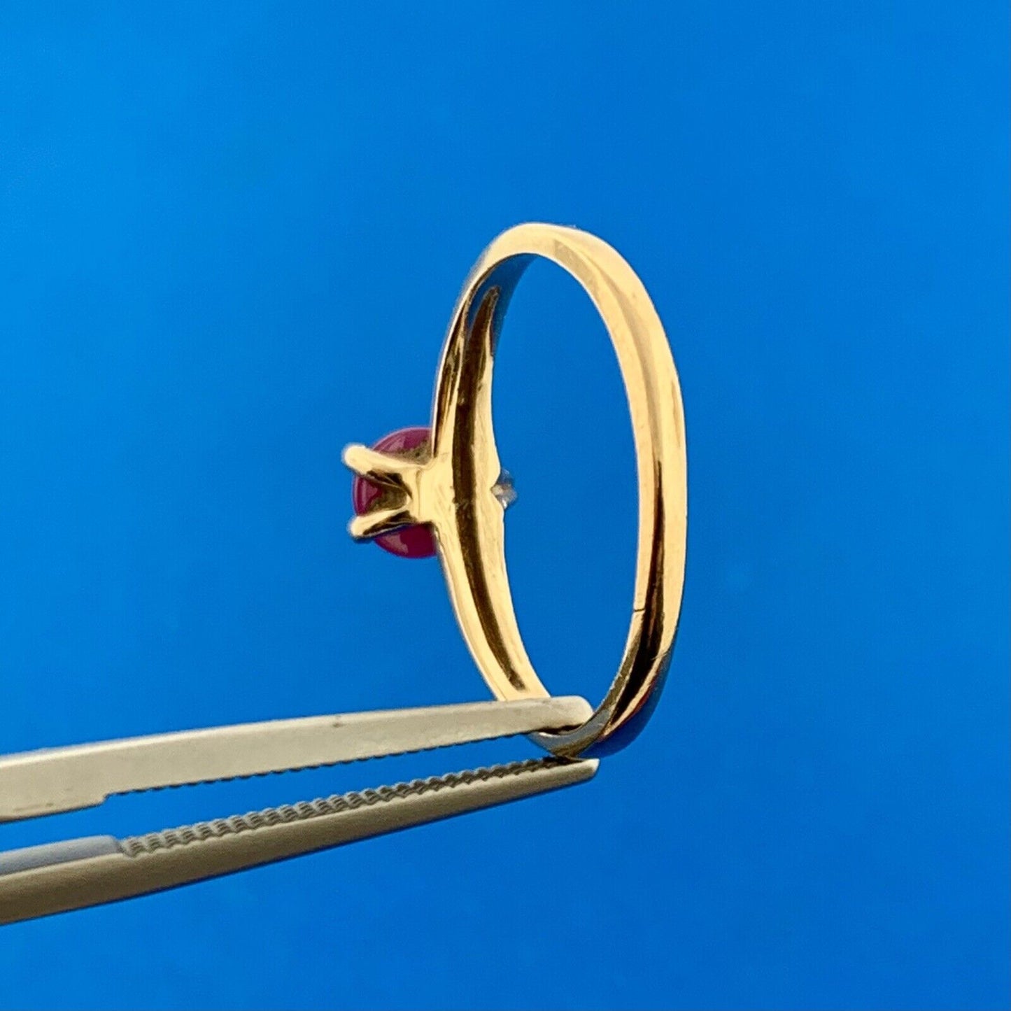 Gorgeous 10k Yellow Gold Cabochon Red Star Ruby Precious Ring Size 6.25