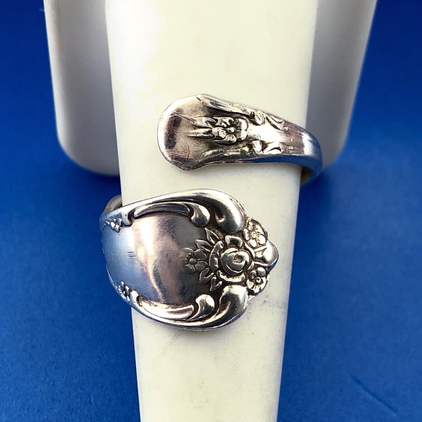 Retro William Rogers Oneida Juliette Pattern Silver Plate Spoon Bypass Ring