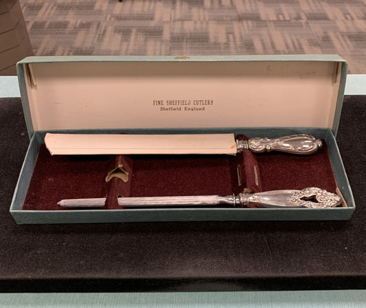 Fine Sheffield England Cutlery Stainless Steel Bread Knife Sharpening Steel Set
