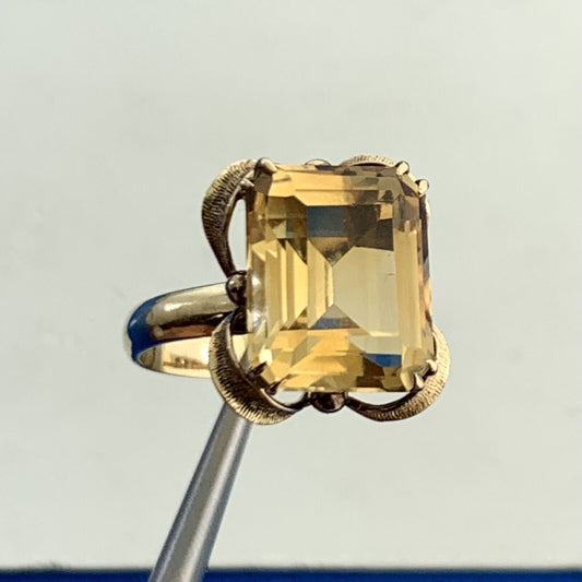 Vintage 14K Yellow Gold Emerald Cut Citrine Solitaire Cocktail Ring