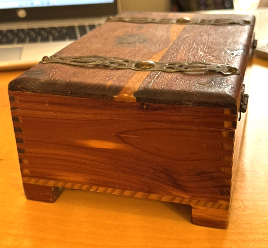 Vintage Cedar Wooden Cigar Metal Accented Trinket Jewelry Hinged Box w/Lock/Key