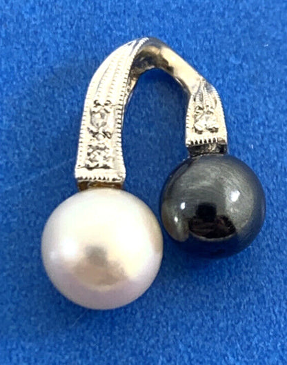 14K White Gold Black White Pearl Diamond Accented Pendant