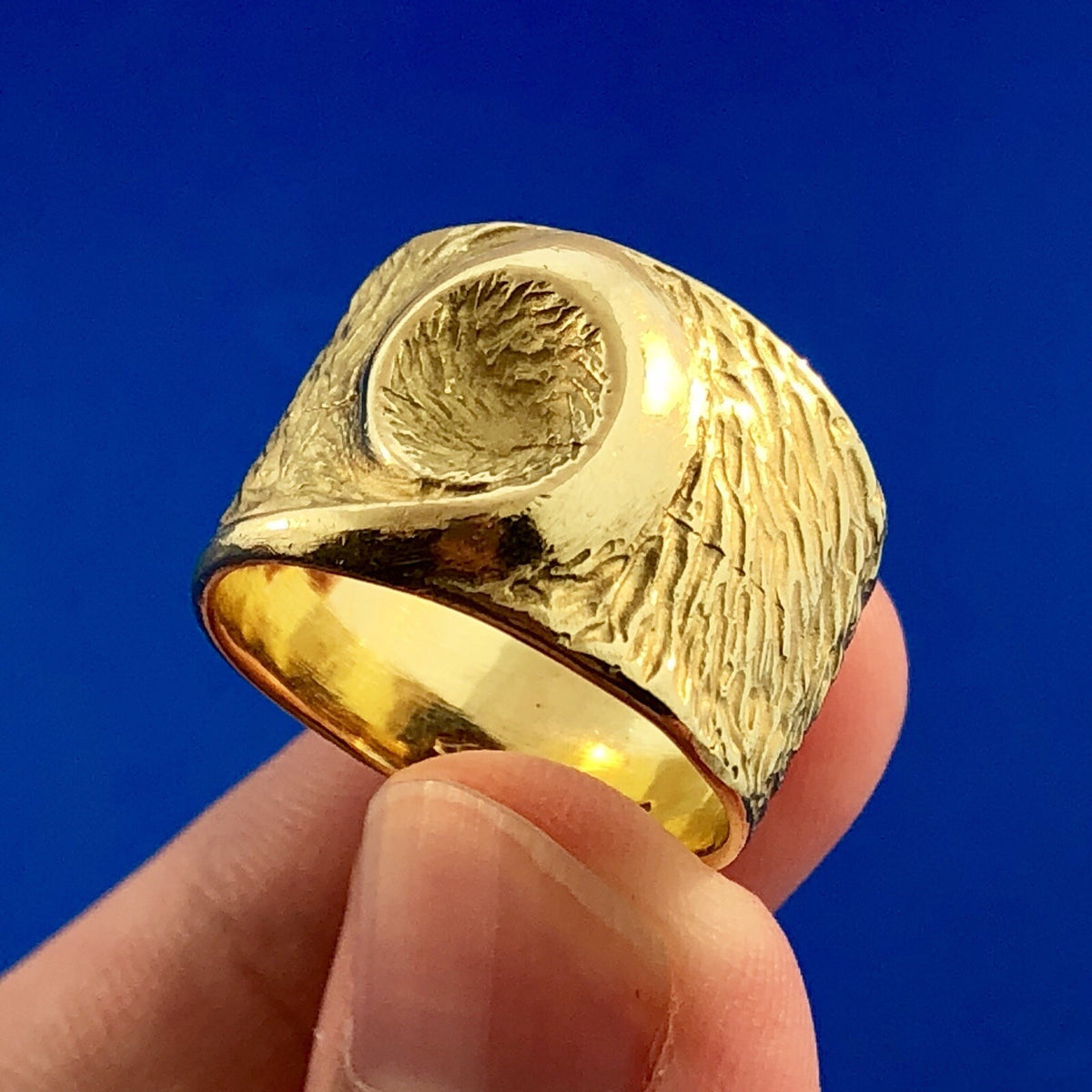 Designer Arabic 18K Yellow Gold Unisex 3D Bird's Eye Of The Storm Dramatic Ring