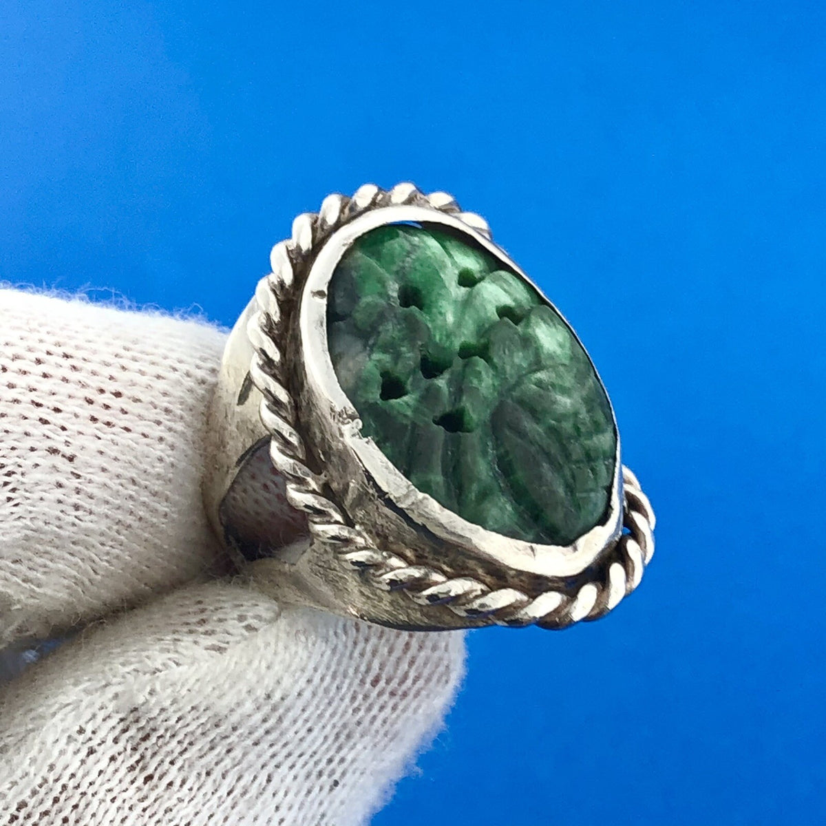Native American Artisan 925 Sterling Silver Floral Carved Malachite Finger Ring