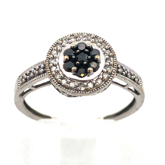 Gorgeous 10k White Gold Black Diamond Cluster White Diamond Accent Ring Size 8