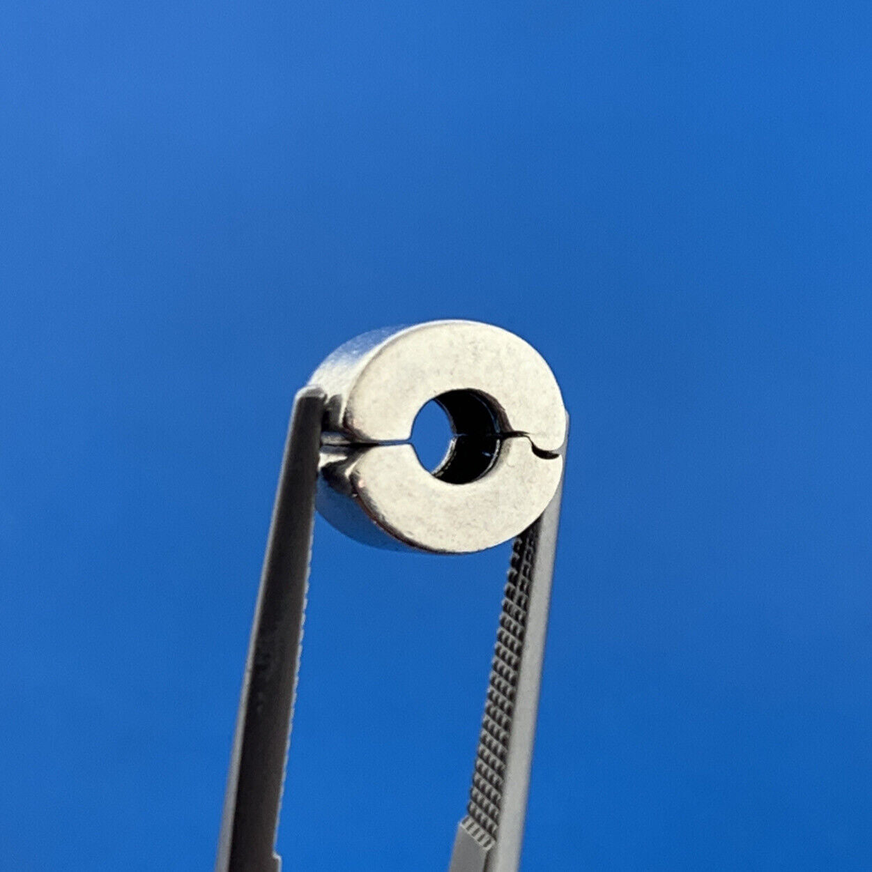 Authentic PANDORA 925 Sterling Silver Smooth Barrel Clip Charm 790138 Retired