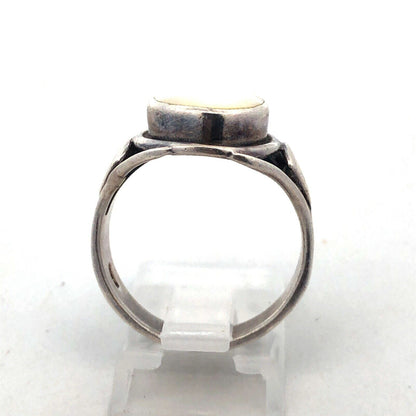Vintage 925 Sterling Silver Oval Mother of Pearl Bezel Statement Ring