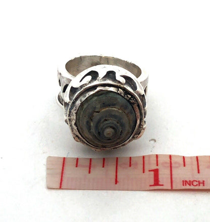 Vintage 925 Sterling Silver Round Grey Spiral Shell Wave Beach Statement Ring