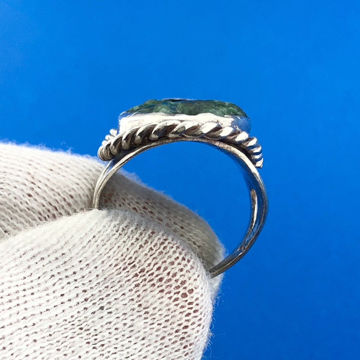 Native American Artisan 925 Sterling Silver Floral Carved Malachite Finger Ring