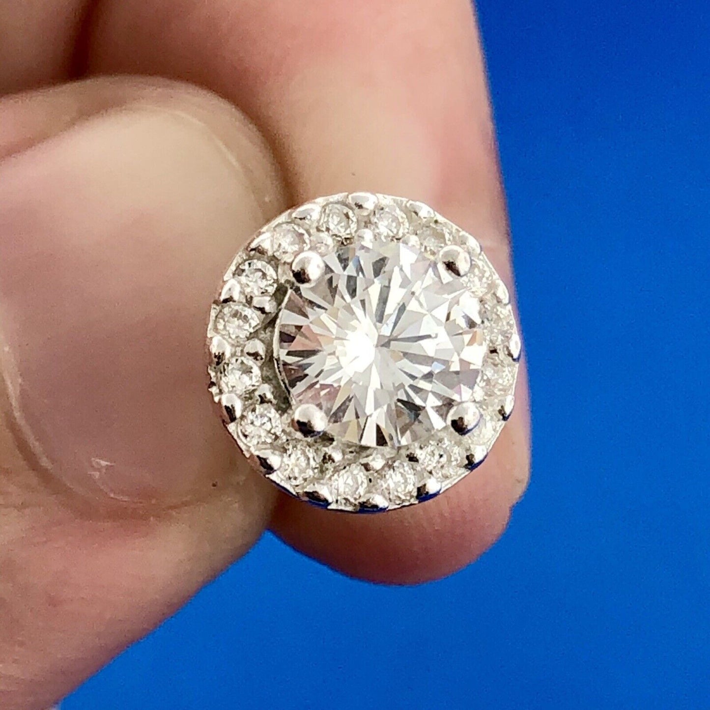 Stunning 925 Sterling Silver Cubic Zirconia Solitaire Halo Bridal Stud Earrings