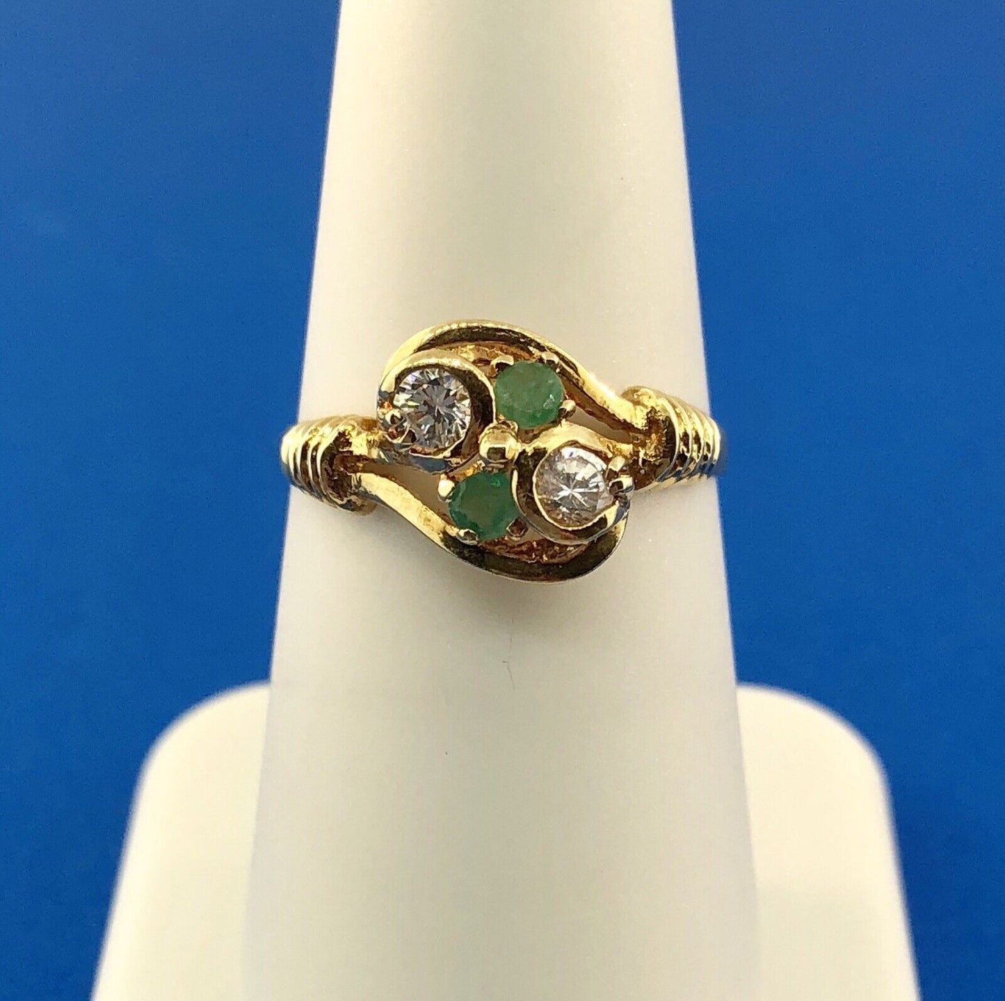 Vintage 18K Yellow Gold Cubic Zirconia Emerald Anniversary Modernist Bypass Ring