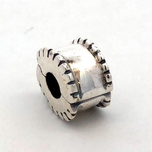 Authentic PANDORA 925 Sterling Silver Beveled Edge Clip 790267 Spacer Clip Charm