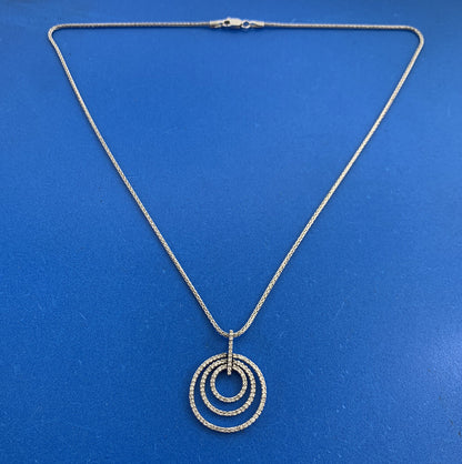 Gorgeous 14k White Gold Diamond Graduated Circle Pendant 16" Chain Necklace