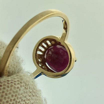 Vintage 10K Yellow Gold Oval Ruby July Anniversary Occasion Ring