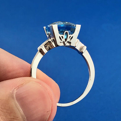 Stunning 14k White Gold 585 Cushion Cut Solitaire Swiss Blue Topaz Ring Size 8.5