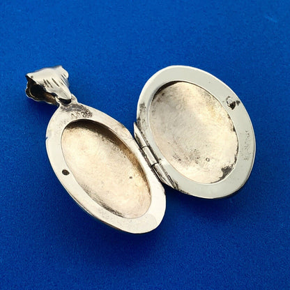 Vintage 925 Sterling Silver Two Toned Floral Etched Oval Locket Pendant
