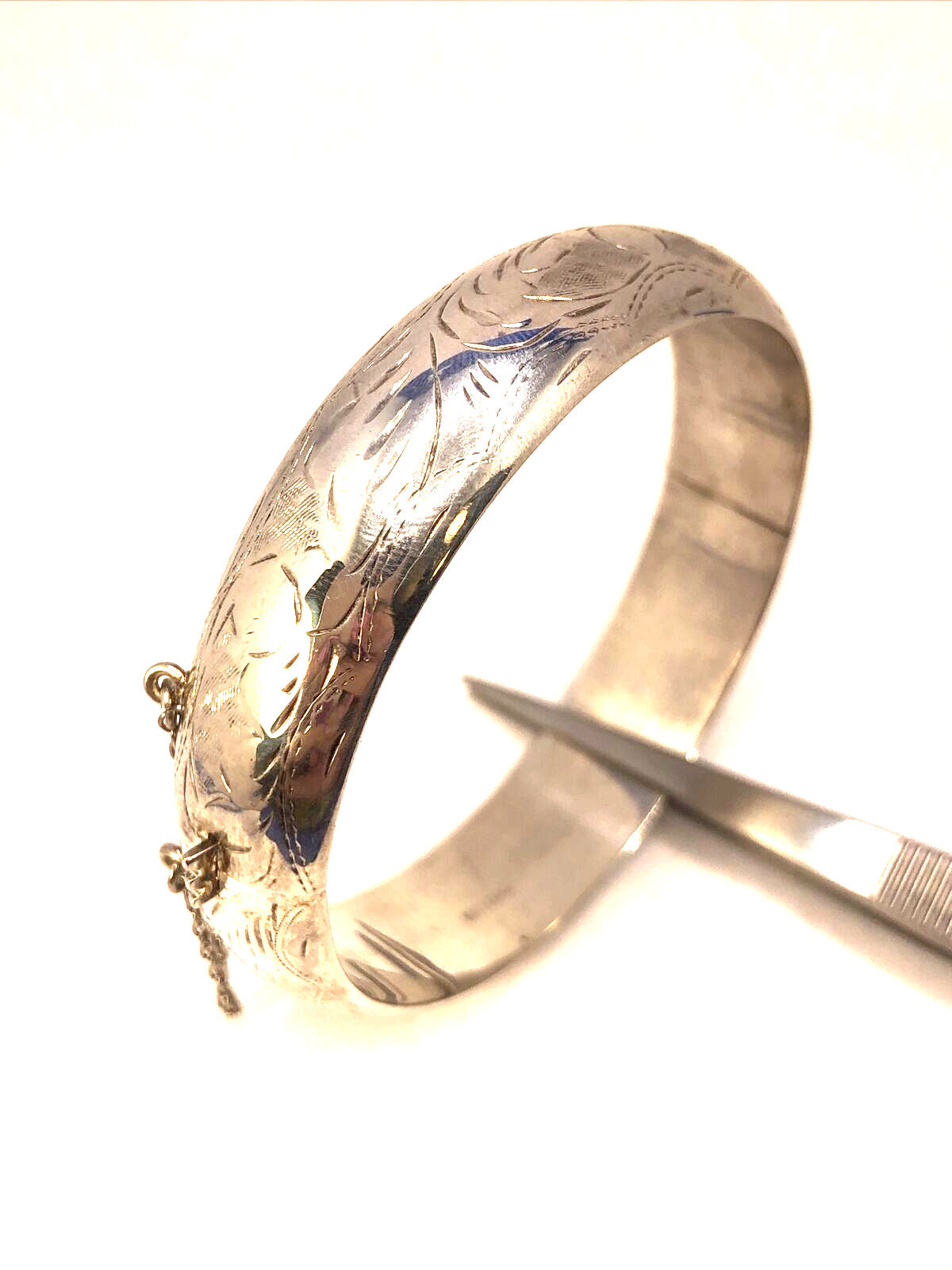 Designer EURS 925 Sterling Silver Leaf Scroll Design Closed Hinged Cuff Bracelet