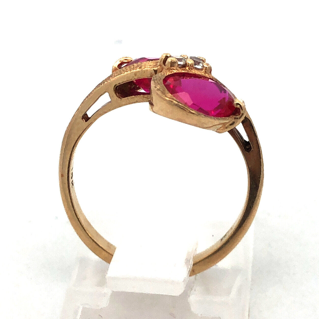 Art Deco 18k Yellow Gold Oval Ruby Duo Diamond Accent Free Form Cocktail Ring