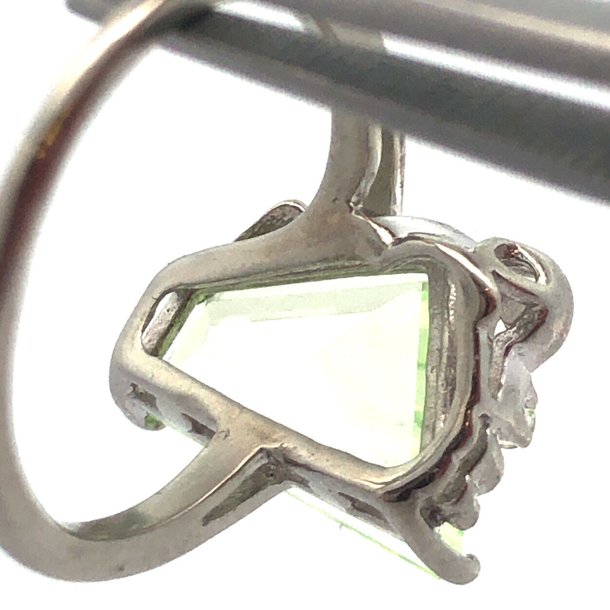 Vintage 14K White Gold Trapezoid Green Citrine White Amethyst Modernist Ring