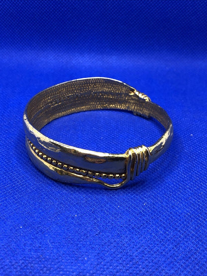Vintage Runway Ready Gold Tone Textured Cuff Bracelet Clip-On Earrings 3 Pc Set