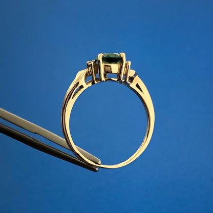 Vintage 14K Yellow Gold Pear Emerald Diamond Accented May Anniversary Ring
