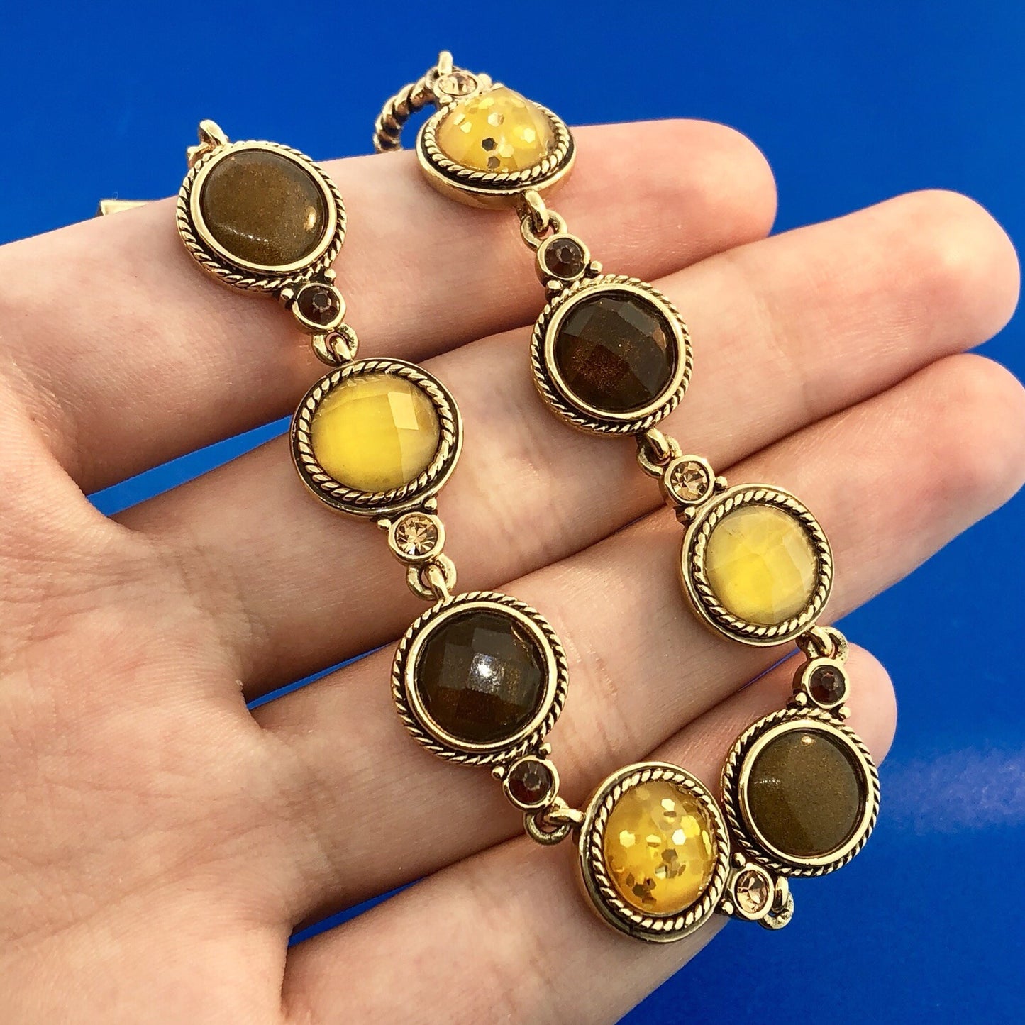 Ladies Gold Tone Brown Gold Amber Fauceted Resin Bead Panel Toggle Bracelet