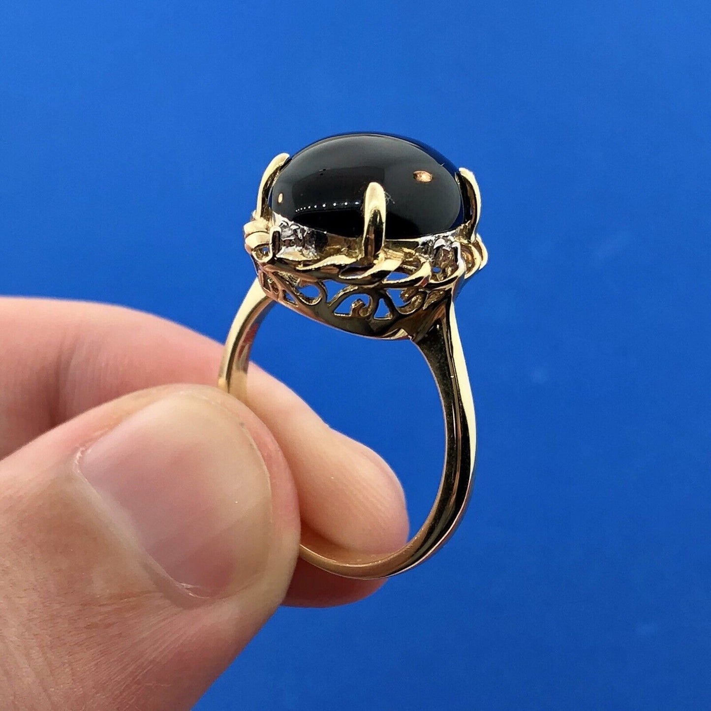 Vintage 10K Yellow Gold Black Onyx Cabochon Diamond Accent Cocktail Ring