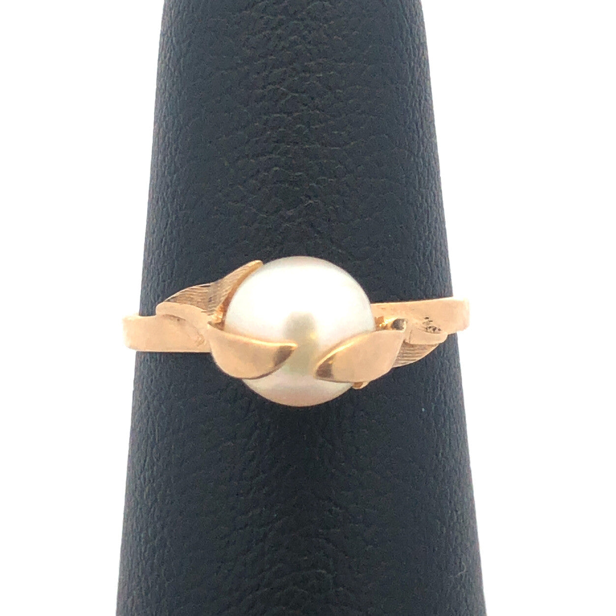 Vintage 14K Yellow Gold 7 MM Pearl Solitaire Modernist Flower Bud Cocktail Ring