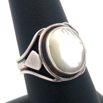 Vintage 925 Sterling Silver Oval Mother of Pearl Bezel Statement Ring