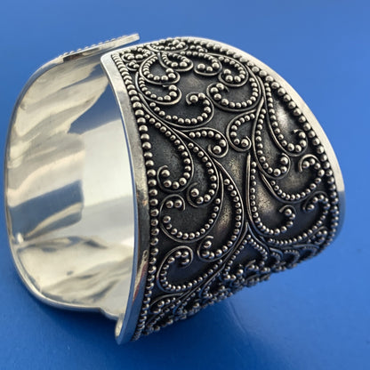 Designer IW Sterling Silver 925 Cabochon Onyx Balinese Style Cuff Open Bracelet