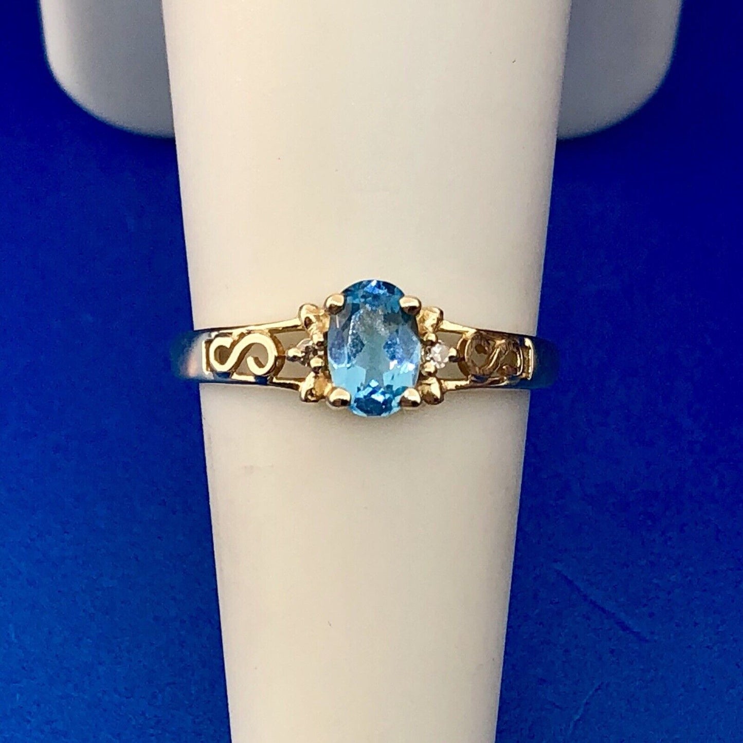 Vintage Plainville Stock Co PSCO 10K Yellow Gold Blue Topaz Diamond Ring