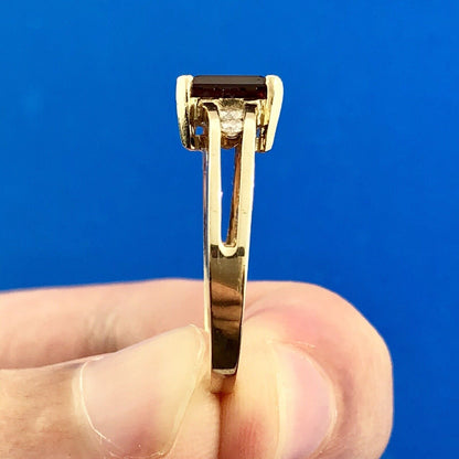Modern 14K Yellow Gold Garnet Diamond Engagement Bridal Cocktail Ring