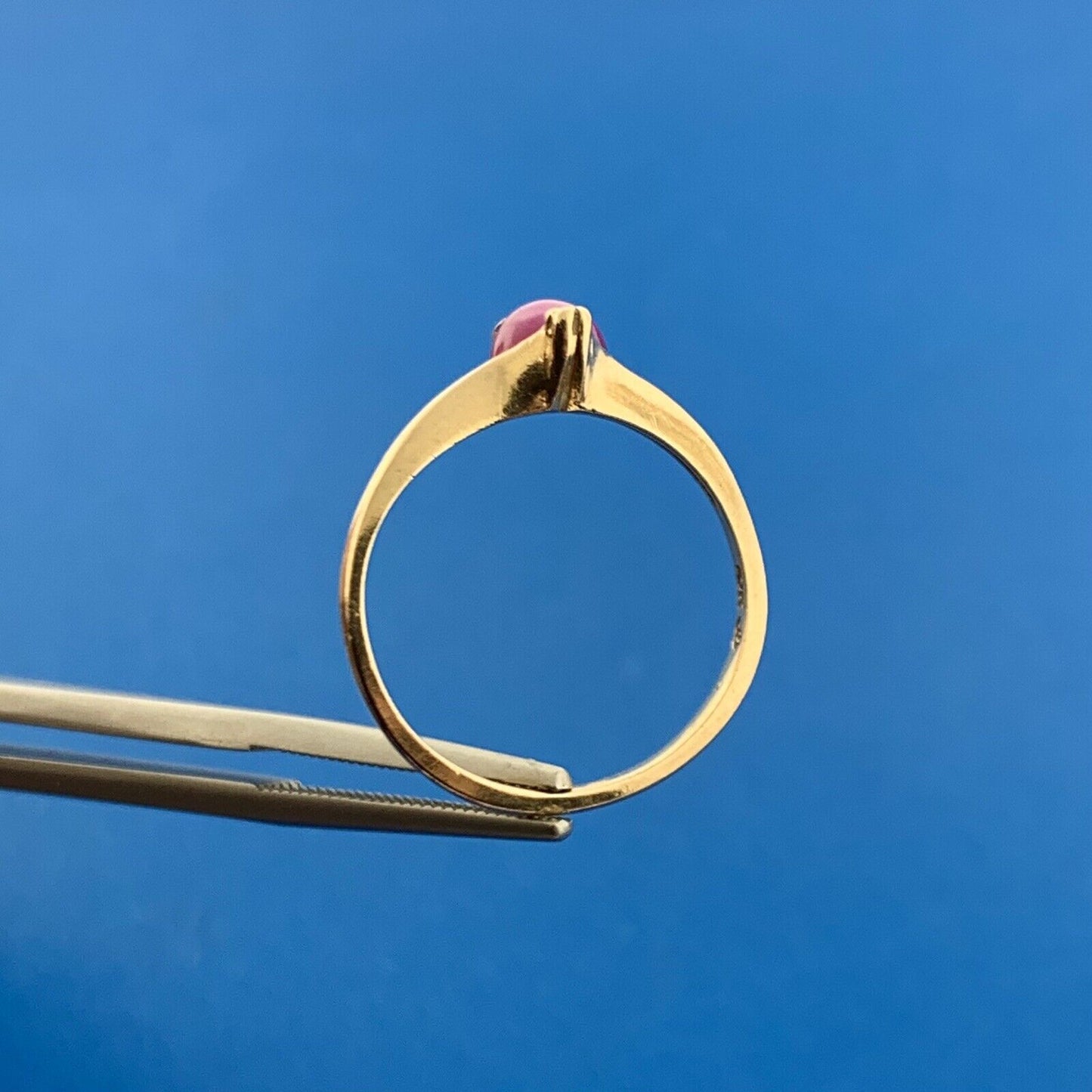 Gorgeous 10k Yellow Gold Cabochon Red Star Ruby Precious Ring Size 6.25