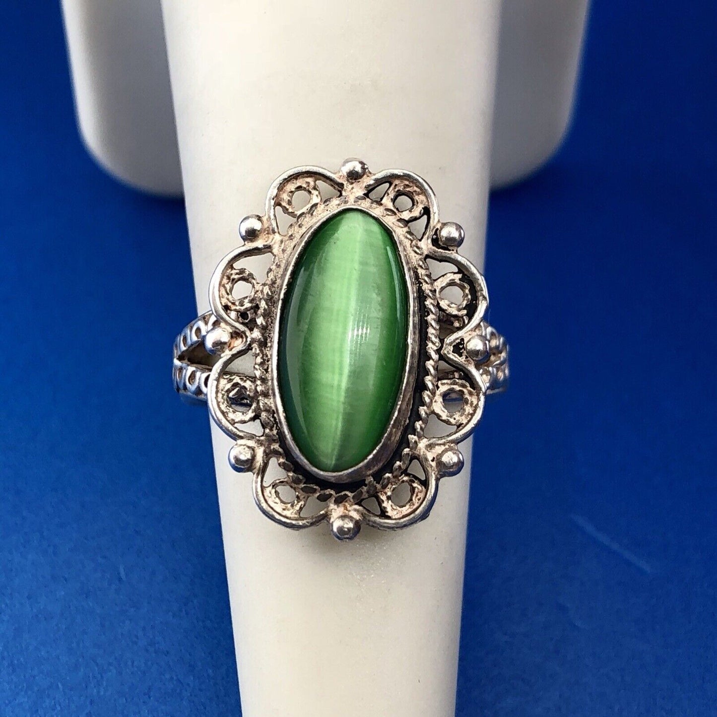 Bright Retro Sterling Silver 925 Green Tigers Eye Scroll Filigree Cocktail Ring