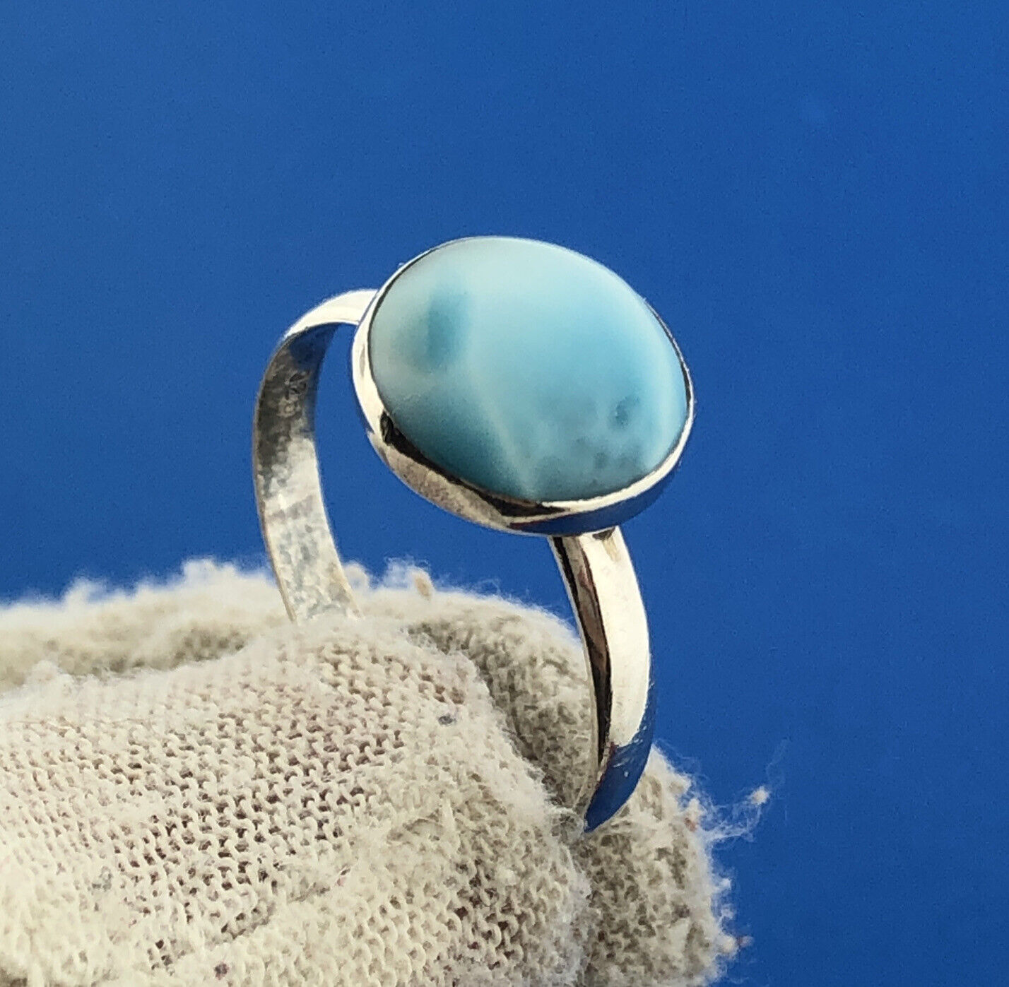 Stunning Sterling Silver 925 Circle Cabochon Sky Blue Larimar Ring Size 9