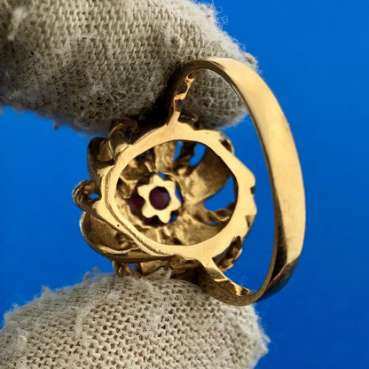 Vintage 18K Yellow Gold Ruby Cabochon Solitaire Floral July Anniversary Ring