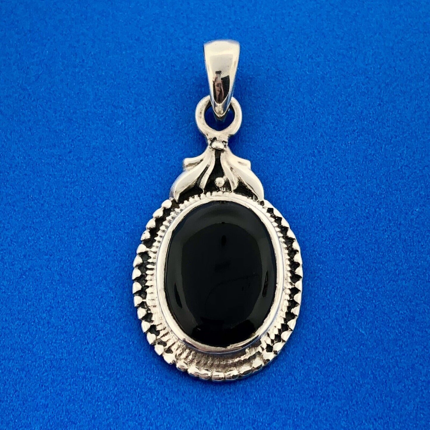 Stunning Sterling Silver 925 Oval Shaped Cabochon Black Onyx Dangle Pendant