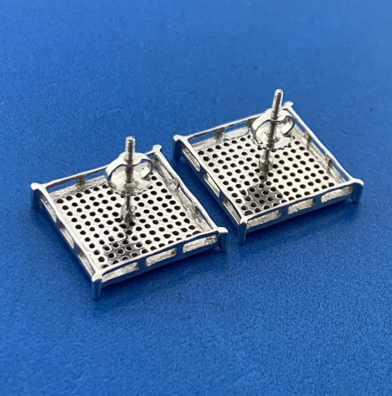 Gorgeous 10k White Gold Round Cut Pave Diamond Square Screw-back Stud Earrings