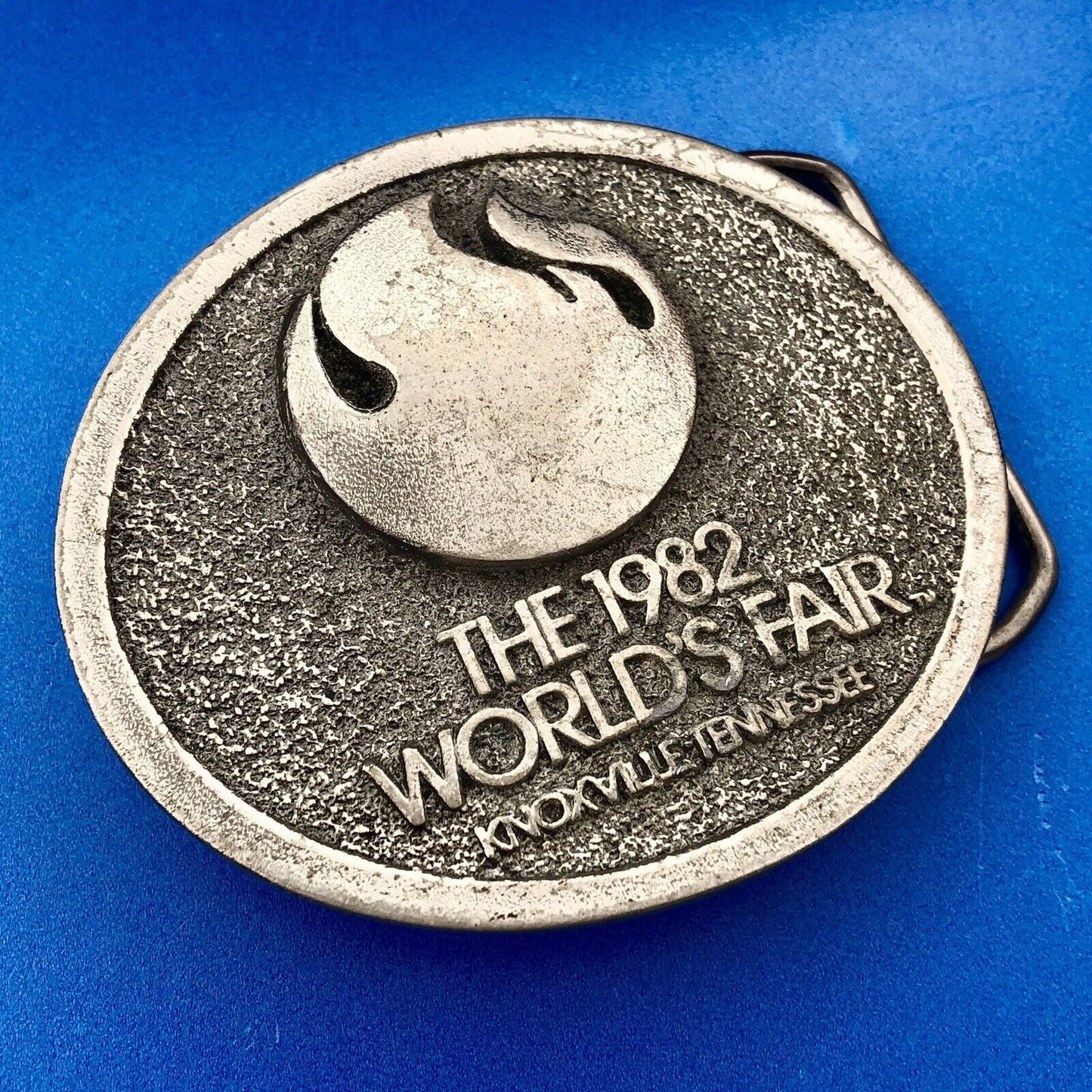 1982 Worlds Fair Logo Knoxville Tennessee Silver Tone Metal Oval Belt Buckle