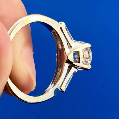 Stunning 14K White Gold Cubic Zirconia CZ Solitaire W/Accents  Engagement Ring