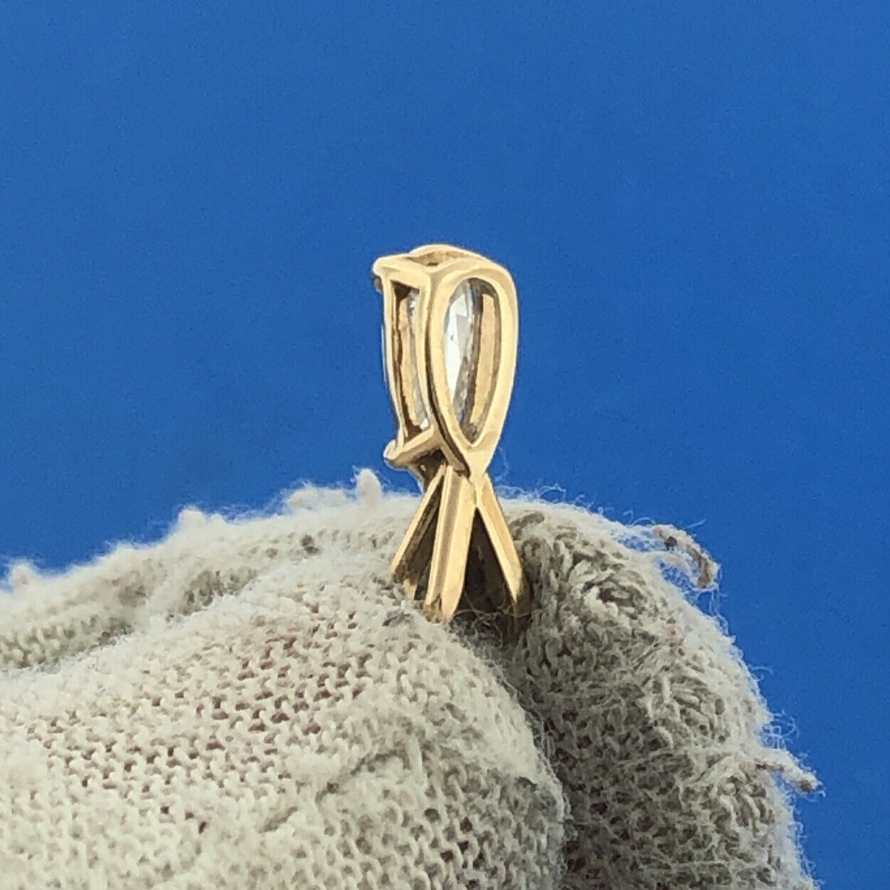 Gorgeous 14k Yellow Gold Long Pear Cut Diamond Precious Pendant 1/4ctw .25