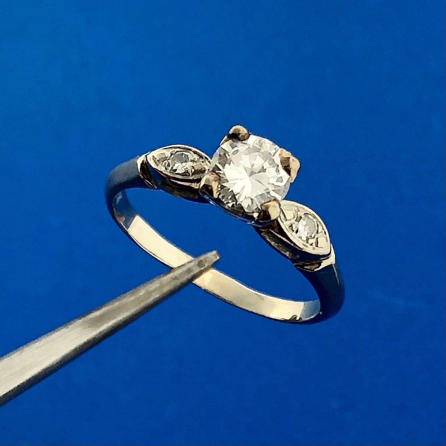 Vintage 14K White Gold Round Diamond Solitaire With Accents Engagement Ring