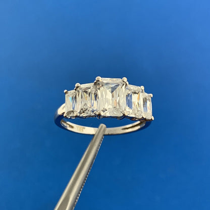 Gorgeous 14k White Gold Radiant Cut Sparkling CZ Prong Engagement Ring Size 6