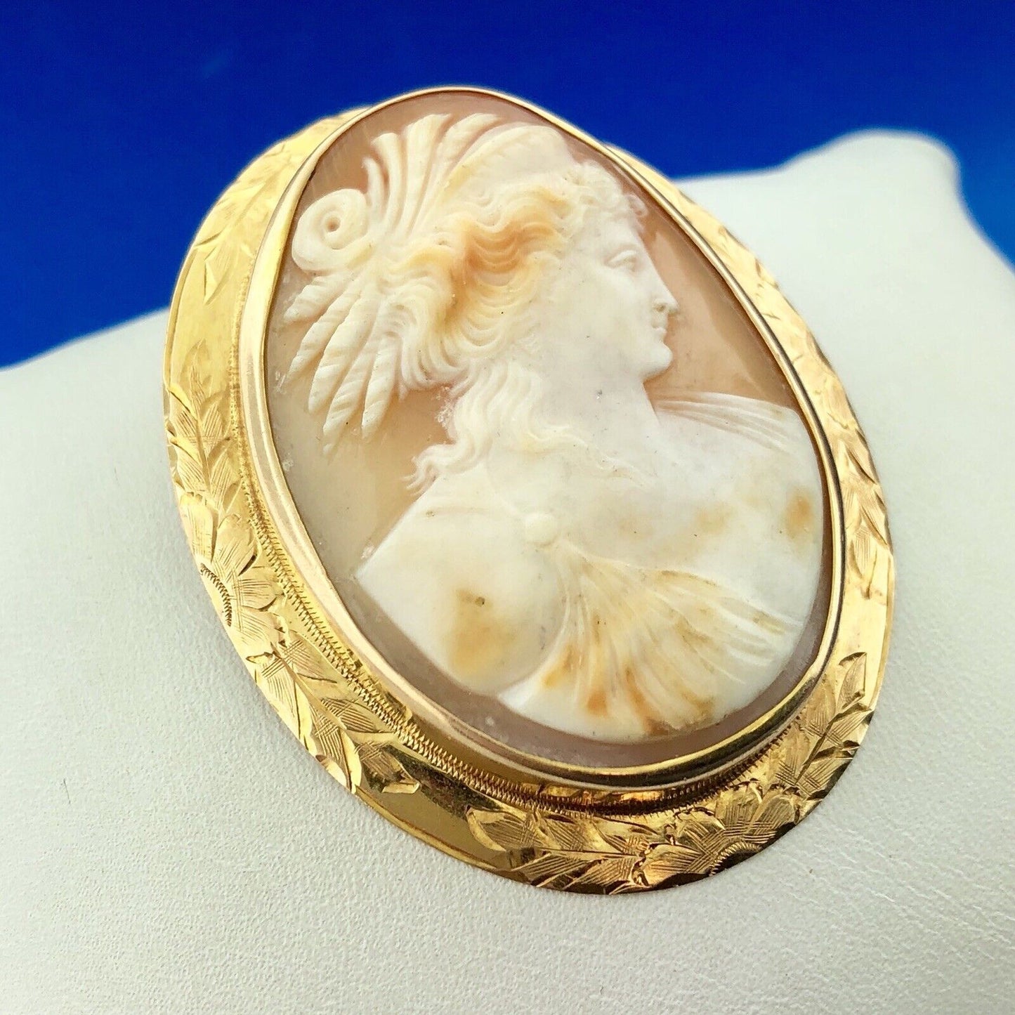 Victorian Vintage 10K Oval Carved Shell Cameo Scroll Statement Brooch Pendant