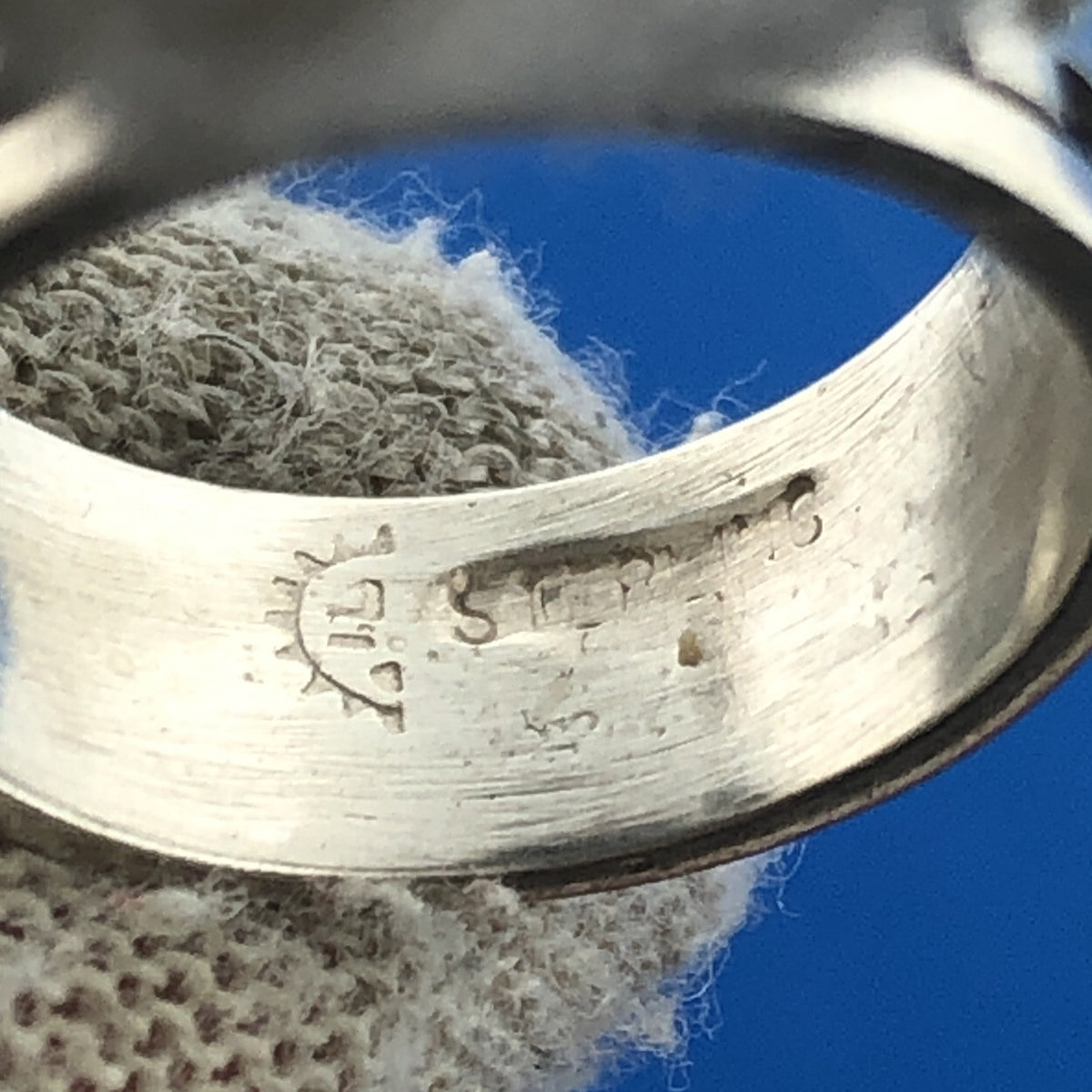 Native American Signed Sterling Silver 925 Wave Mountain Pictorial Band Ring