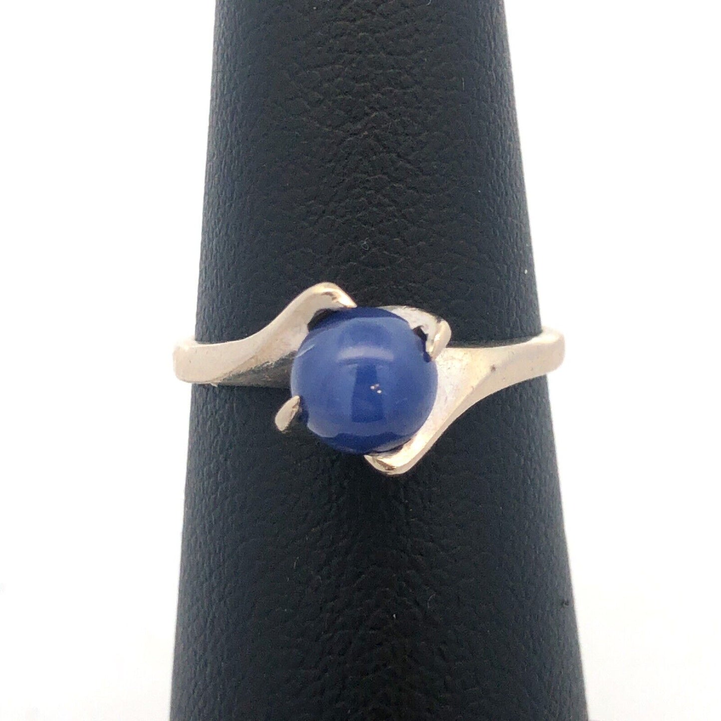 Retro 14K White Gold Blue Star Sapphire Solitaire Cabochon Modernist Ring