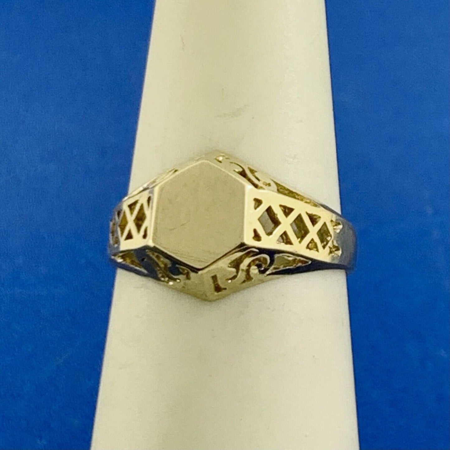 Engravable Hexagon Top 14KP Yellow Gold Filigree Detail Size 6.25 Ring