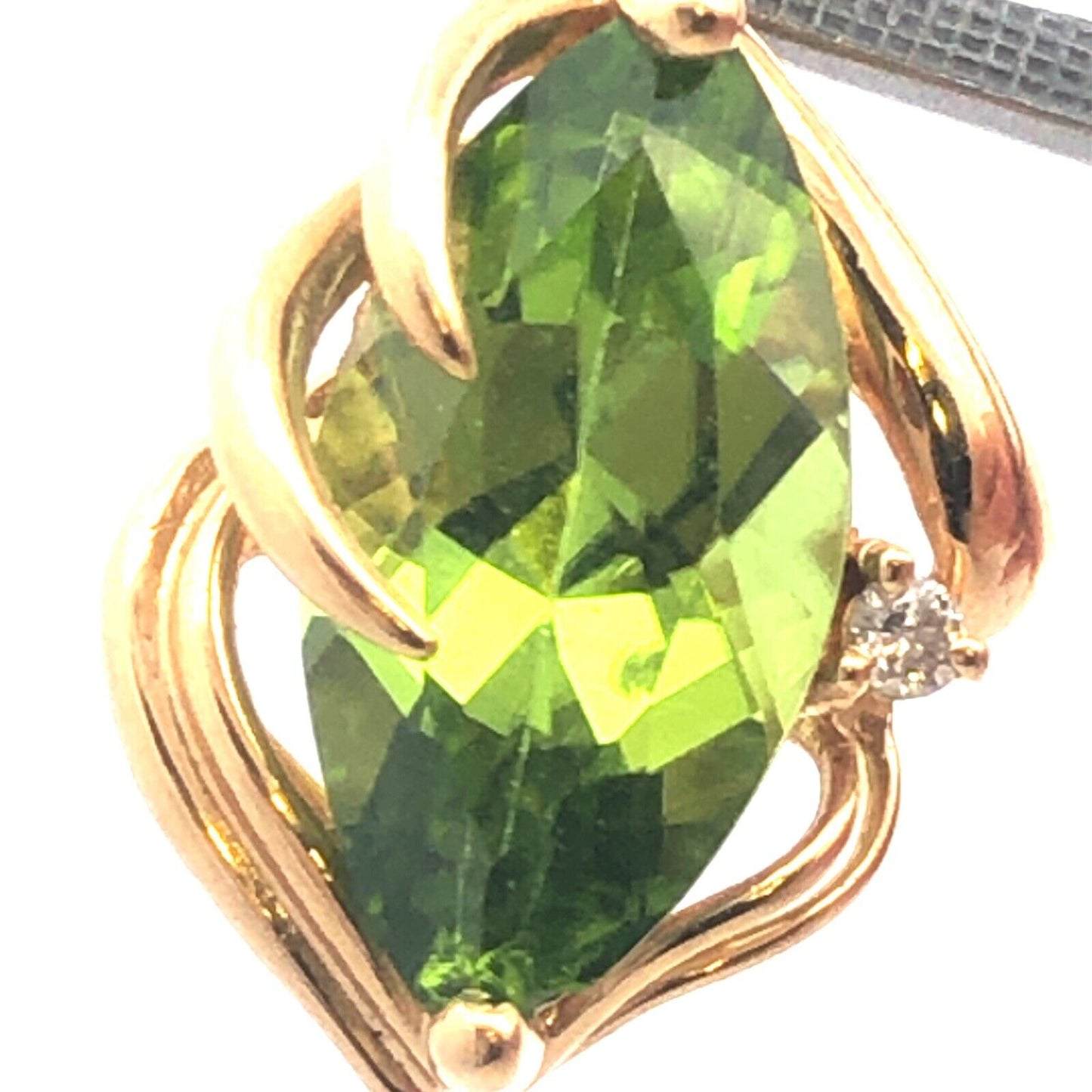 Vintage 14K Yellow Gold Marquise Peridot Round Diamond Accent Modernist Pendant